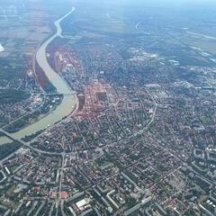 Flugwegposition um 12:58:05: Aufgenommen in der Nähe von Kreis Szeged, Ungarn in 1290 Meter